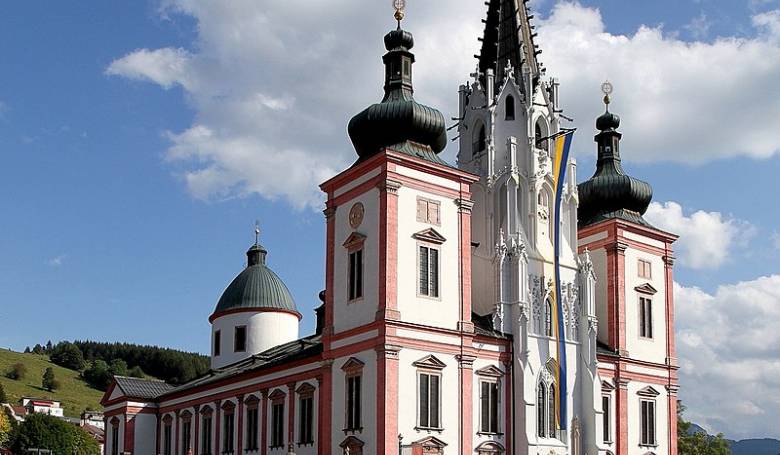 Mariazell je Slovkom blzky