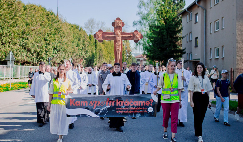 Nuncius mladým: Šírte Božiu radosť Nuncius mladým: Šírte Božiu radosť