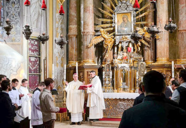 V r�mci dvojd�ovej p�te zav�tali predstaven� a bohoslovci z k�azsk�ho semin�ra K�zponti Papnevel� Int�zet v Budape�ti aj do Trnavskej arcidiec�zy. Sn�mka: J�lia Kubicov�, Arcibiskupsk� �rad v Trnave