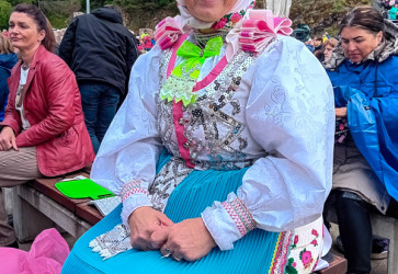 Mria Budzkov prila na p obleen v tradinom kroji z Lendaku.  Snmka: Lvia Dvorsk