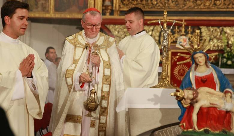 Kardinl Parolin v Koiciach: Panna Mria vie, o potrebujeme