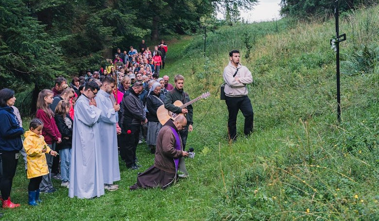 V Úhornej zneli slová o Matke nádeje V Úhornej zneli slová o Matke nádeje