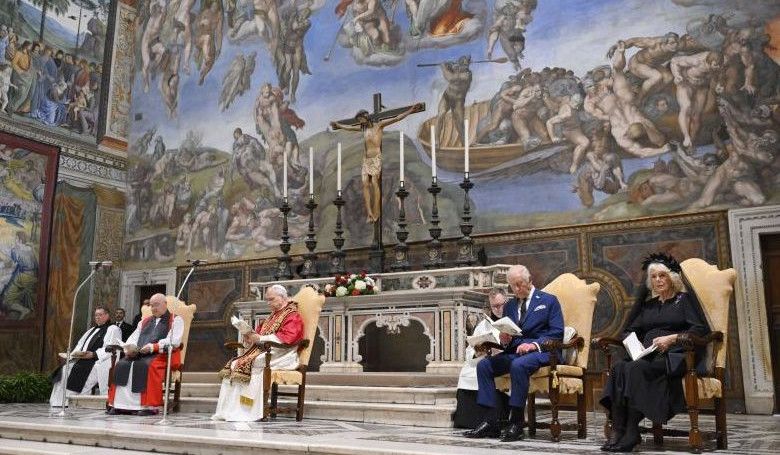 Svätý Otec sa modlil s Karolom III. Svätý Otec sa modlil s Karolom III.