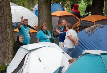 Po dvoch rokoch obmedzen v dsledku prevencie renia koronavrusu, ke sa na Marinskej hore nekonali tradin vek pte, sa tento rok zili ptnici v hojnom pote. Snmka: Peter Dobrovsk