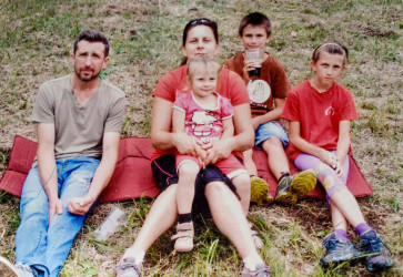 Deti odmali�ka na sala�i pom�hali rodi�om. Sn�mka: arch�v rodiny Trnkovcov