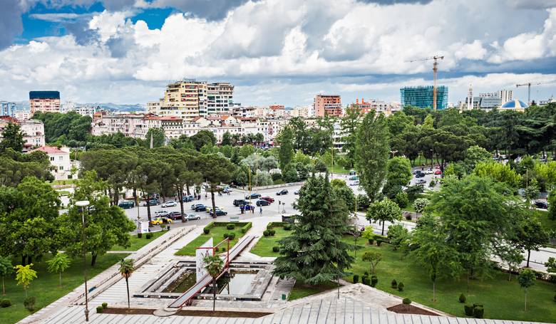 Na ele Arcidieczy Tirana-Dra je bval uteenec