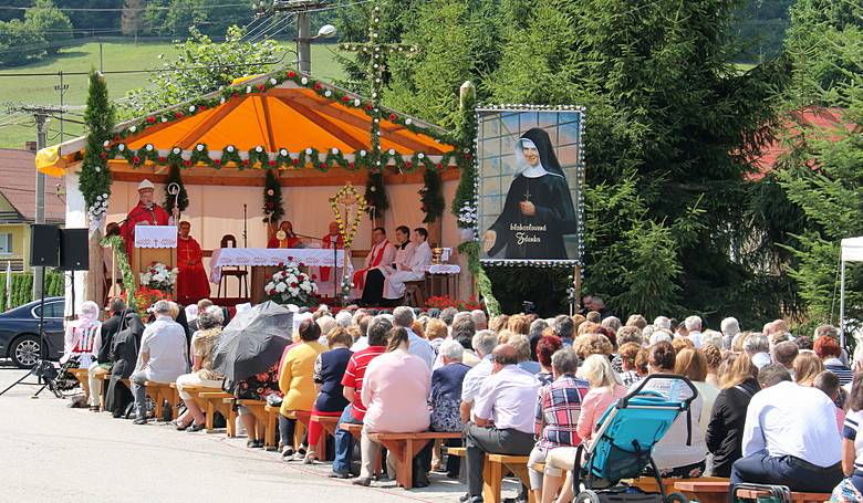 Kriv spomnala na sestru Zdenku