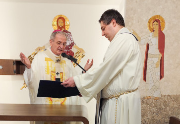 V zariaden� pre seniorov Viventi v Podunajsk�ch Biskupiciach sa 12. febru�ra konala sl�vnostn� posviacka Kaplnky sv. Al�bety. Hlavn�m celebrantom sv�tej om�e bol bratislavsk� arcibiskup Stanislav Zvolensk�. Sn�mka: Alena Novotn�