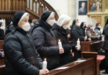 Kad z vs predstavuje ndhern prbeh povolania, ke ste sa vydali na cestu ivotom ako t, ktor chc patri Pnovi v posvtnom spsobe ivota, povzbudil bratislavsk arcibiskup zasvten osoby. Snmka: Peter Zimen