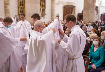 V Bratislavskej arcidiecze pribudli traja nov kazi. Snmka: lovek a viera / Mria vecov