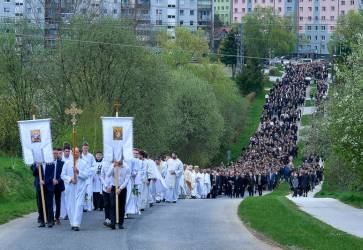 Zstup ud liaci sa na spolonom pohrebe obet tragdie v Spiskej Kapitule. Snmka: Michal Petrik