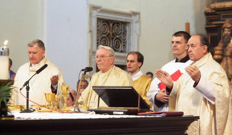 Pripomname si 15 rokov od mrtia biskupa Hnilicu