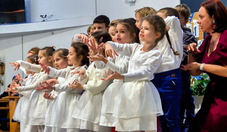 Pri�lo n�m do list�rne v marci