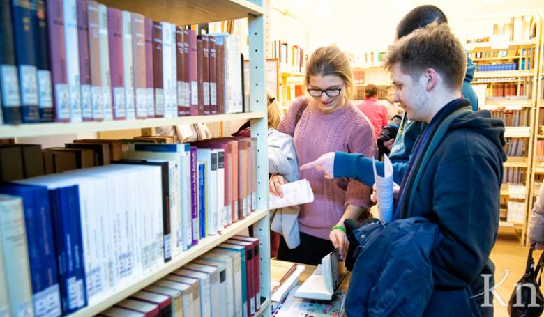 Teologick fakulta otvorila svoje brny