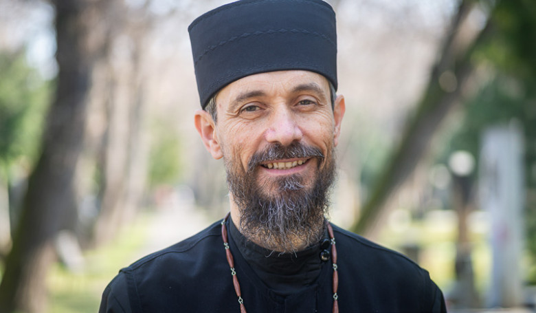 Modlite sa za t�ch, ktor� v�m zlore�ia