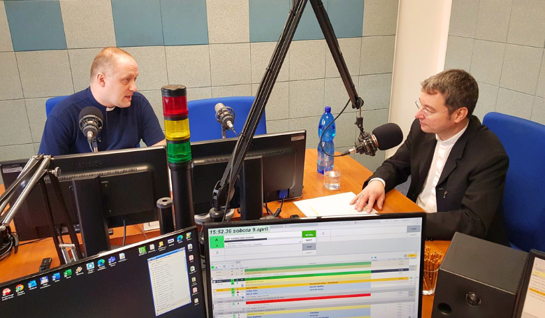 Hlas, ktorý už vyše tri desaťročia spája rodiny Hlas, ktorý už vyše tri desaťročia spája rodiny