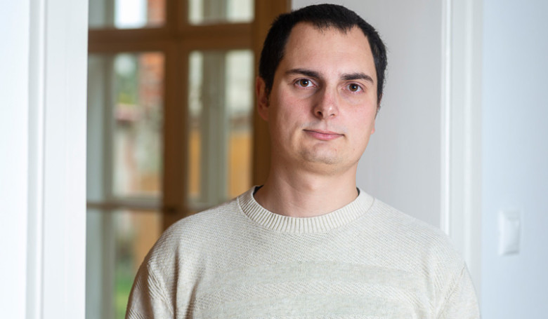 lovek je vdy viac ako nlepka