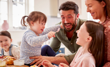 O pozornosť je nutné sa podeliť O pozornosť je nutné sa podeliť