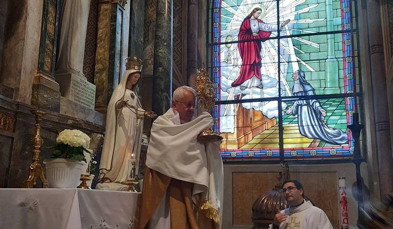 Nie je ni svtejie ako Eucharistia