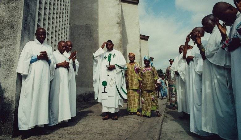 Afrika a zia pomhaj Eurpe s kazmi