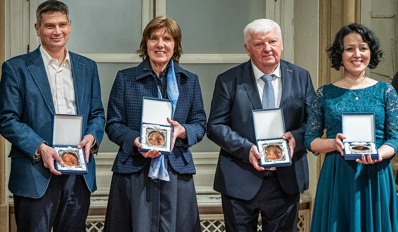 Keď Boh žehná, nešetria časom ani silami Keď Boh žehná, nešetria časom ani silami