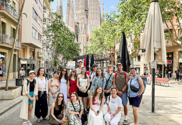 �tudenti Gymn�zia sv. Mikul�a v Pre�ove boli na v�lete v Barcelone akur�t v �ase n�v�tevy p�pe�a Leva XIV. v �panielsku. Sn�mka:Jana Sukovsk�