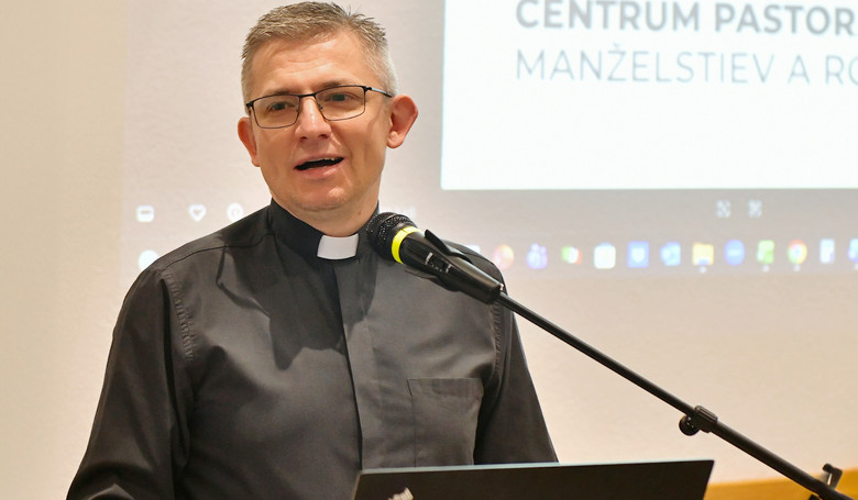 Kr��a� s rodinami nap��a �ivot k�aza