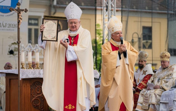 Osl�vili v�ro�ie diec�zy