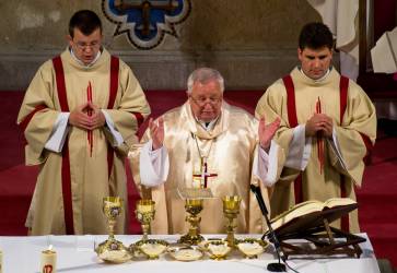 V jni 2013 sa biskup tefan Seka poakoval za 60 rokov ivota. Snmka: -TK KBS-/Tom Dzurov