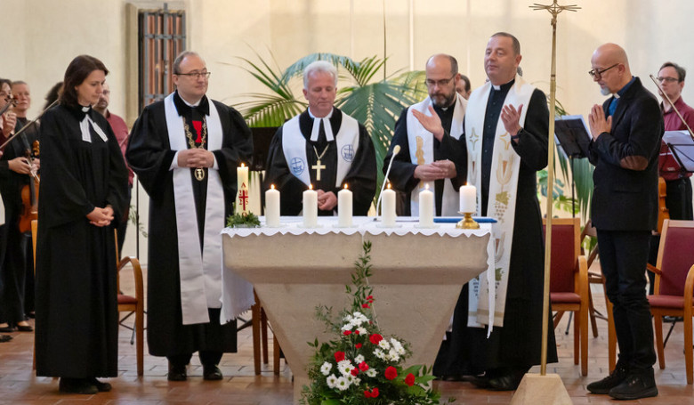 Zjednoten� v jednom mene