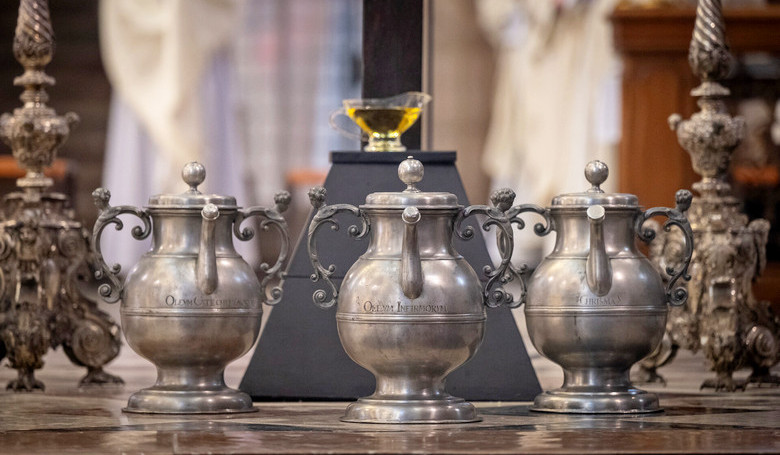 Zvyk sv�tenia olejov siaha do �ias apo�tolov