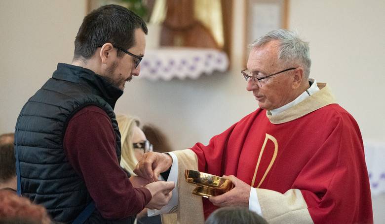 Prijmajme Eucharistiu bez pchy