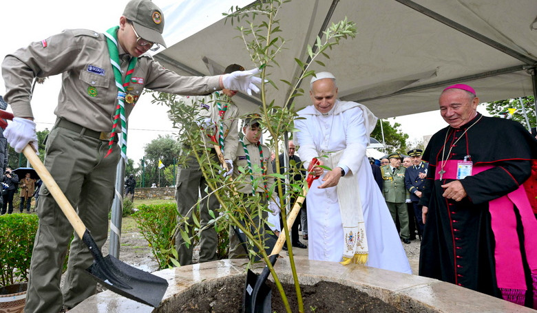 Afrika radostne v�tala Sv�t�ho Otca