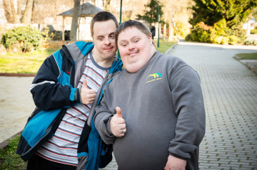 Na svet nazerajú krajším pohľadom Na svet nazerajú krajším pohľadom