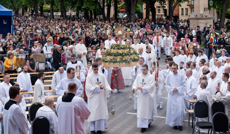Jedenstisc ud na eucharistickom kongrese v Ruomberku